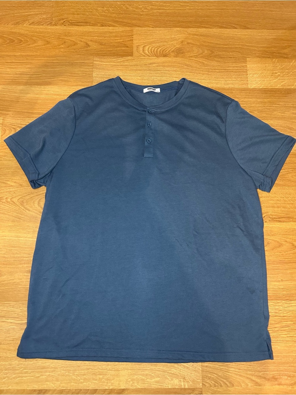 Men's Short-Sleeve Henley Tee in Navy